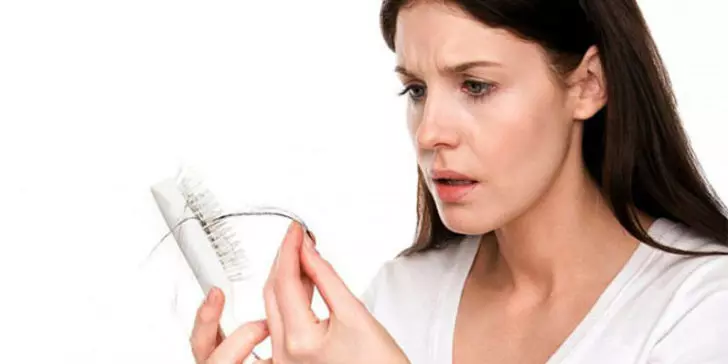 Kadınlarda Saç Dökülmesi Psikolojik Etkileri